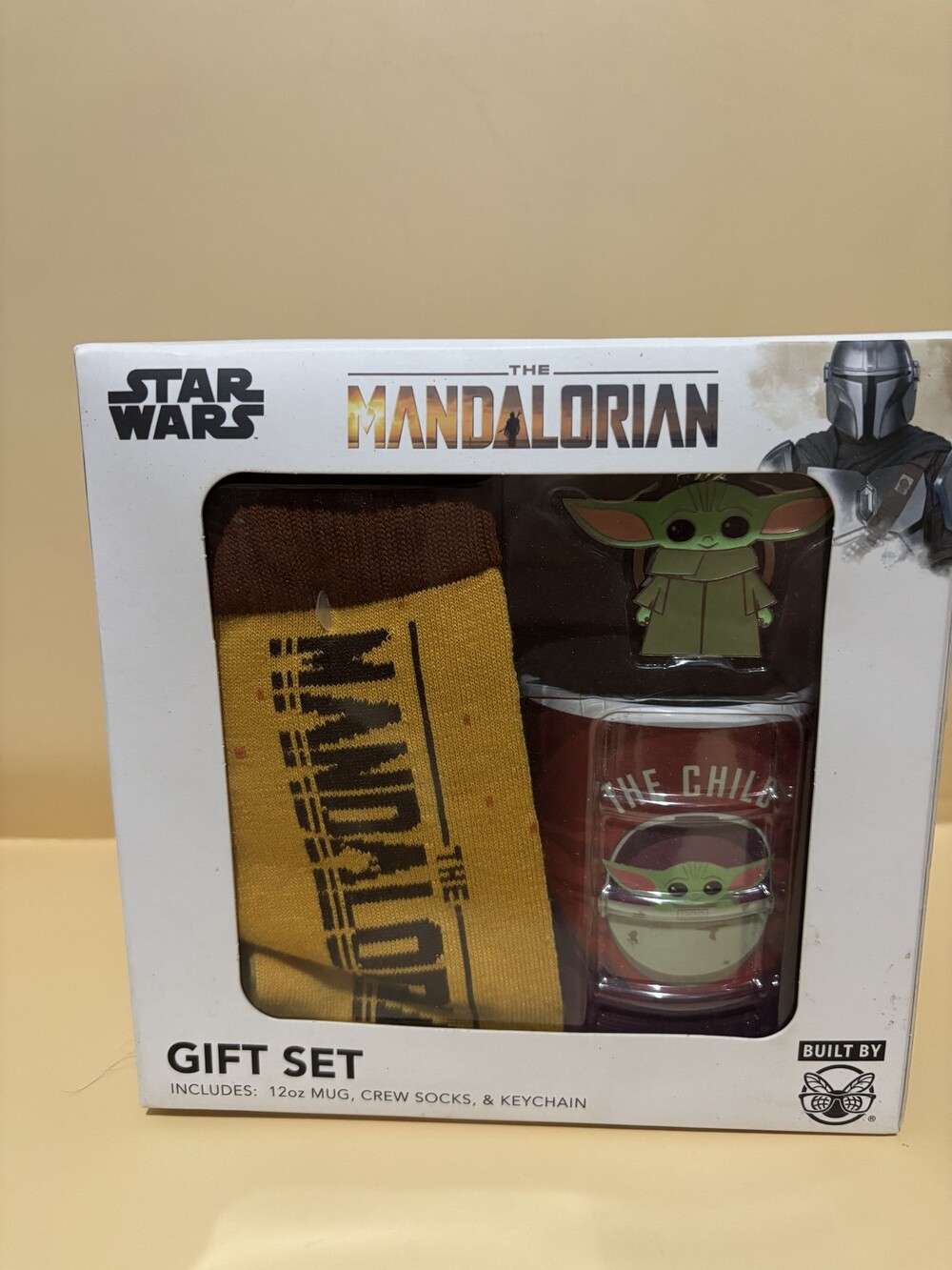 CultureFly The Mandalorian Gift Set 12oz Mug Crew Socks Keychain